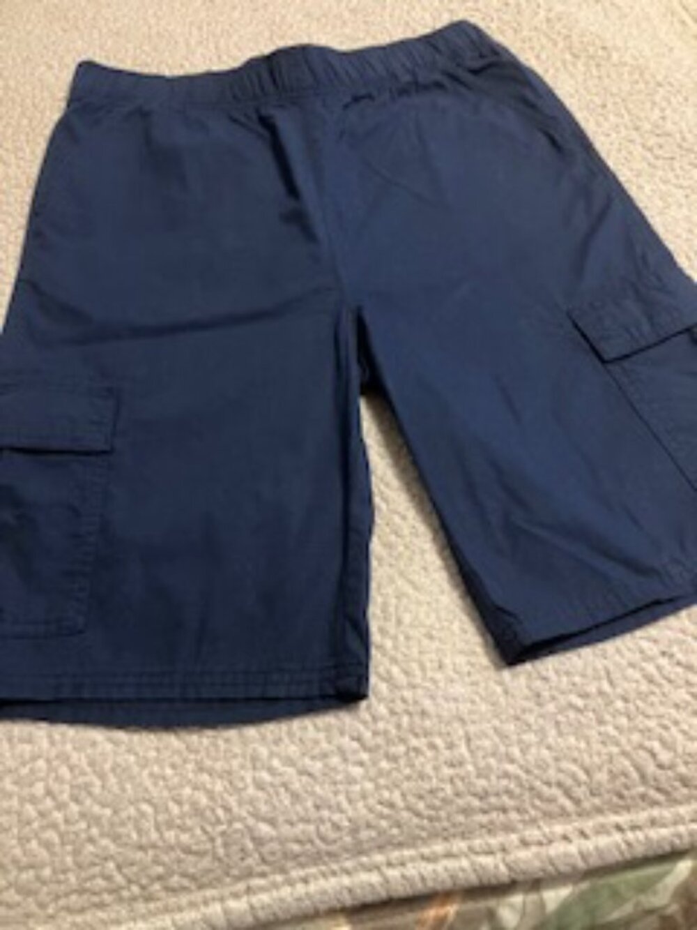 Boys Cargo Shorts  Size 18  NEW with Tag